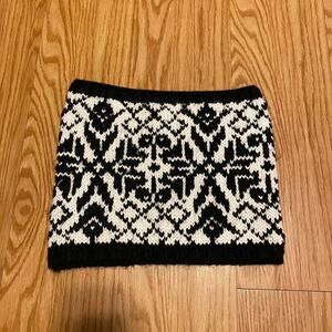 patterned knit skirt